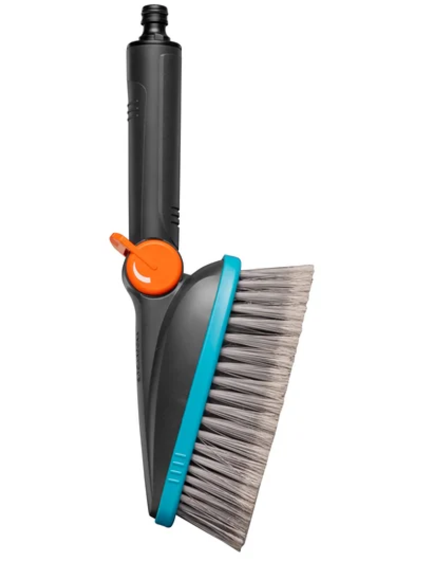Ручная щетка Gardena Cleansystem Hand Brush M мягкая, подключается к водопроводу, для небольших поверхностей